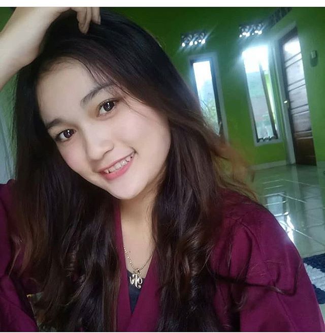 cewek abg cantik selfie
