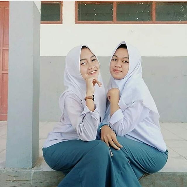 cewek abg sma jilbab selfie